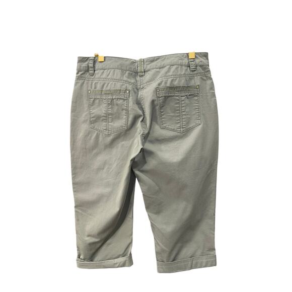 WHBM Slim Pedal Pushers Capris Olive Green Size 2 EUC - Picture 2 of 6